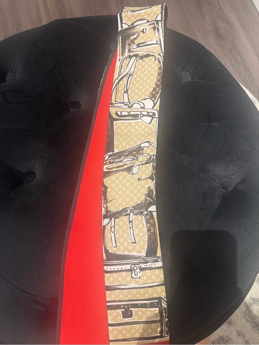 Louis Vuitton bandeau. Red/beige